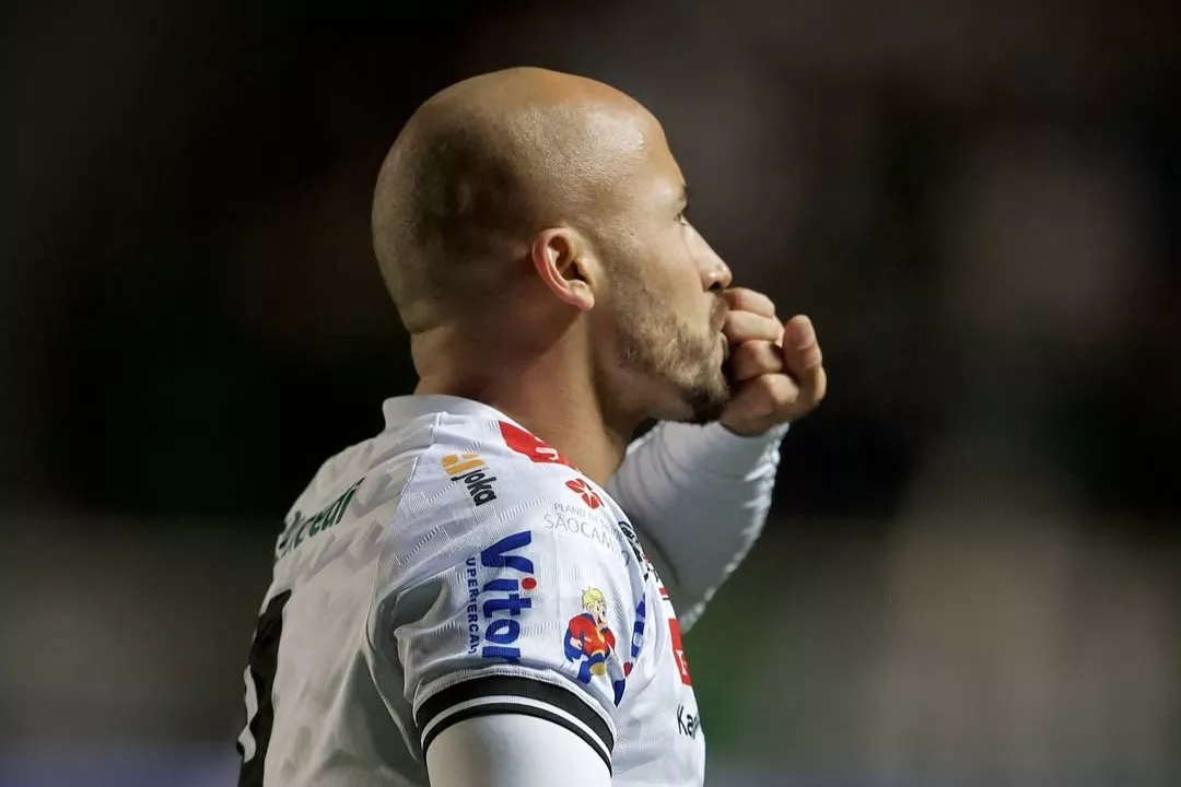 Operário-PR 1 x 0 Coritiba - Vitória para encostar no G-4 (Foto: André Oito/OFEC)