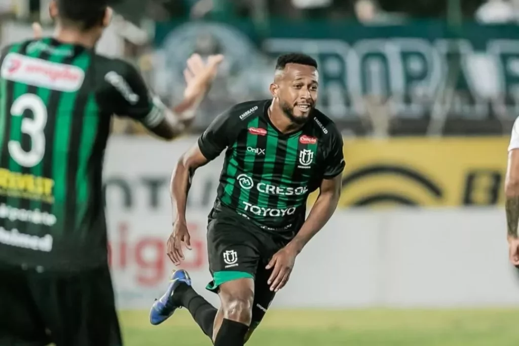 Maringá 3 x 0 Caxias - Dogão fecha Série C com vitória (Foto: @fernando_fotoimagem / MFC)