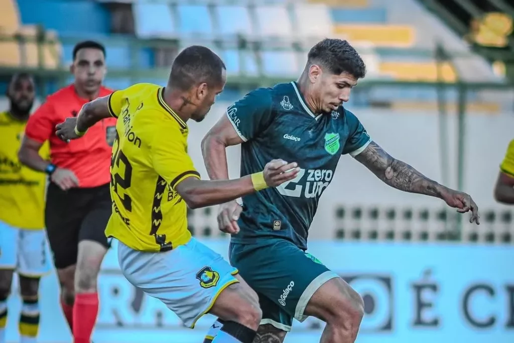 Floresta 2 x 0 São Bernardo - Time cearense vai disputar acesso na Série C 2 Floresta 2 x 0 São Bernardo - Time cearense vai disputar acesso na Série C (Foto: @kely_fotografa / Floresta EC)