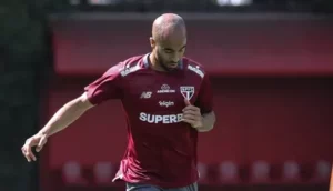 Lesão no joelho afasta Lucas do São Paulo por tempo indeterminado