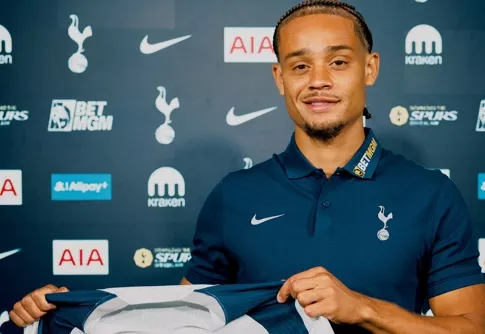 Tottenham dribla Chelsea e fecha com Xavi Simons por R$ 378 mi