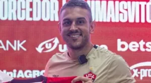 Vitória é condenado a pagar R$ 5 milhões a Bruno Uvini