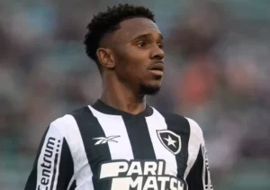 SAF do Botafogo é colocada na justiça por empresários de Jeffinho