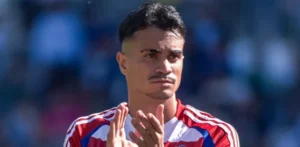 Reinier chega ao Atlético-MG e festeja retorno ao futebol brasileiro