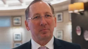 Crise no Botafogo: Textor enfrenta dívida e risco de perder clube