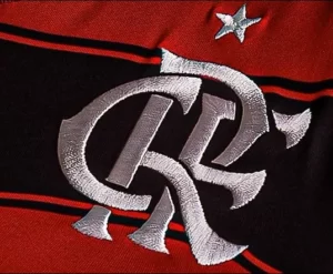 Conselho do Flamengo aprova alteração no Estatuto e endurece punições para casos de racismo