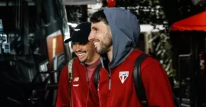 Calleri viaja com São Paulo mesmo lesionado para duelo na Copa do Brasil