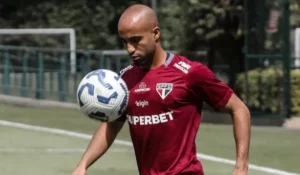 Meia vai passar por artroscopia no joelho, mas não deve ser 