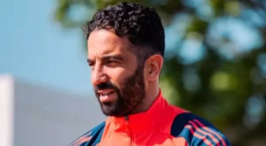 Amorim promete rigor no Manchester United com tecnologia de rastreamento