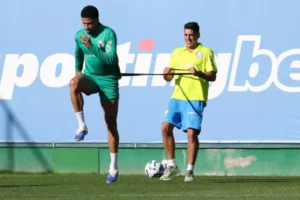 Felipe Anderson treina e Murilo inicia transição física no Palmeiras