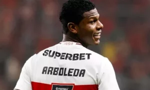 Arboleda sente lesão e vira dúvida no São Paulo após eliminação