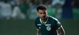 Vitória recebe oferta de R$ 4 milhões do Apoel por Willean Lepo