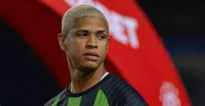 Vasco anuncia retorno de Cauan Barros e renova até 2027