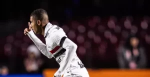 São Paulo negocia empréstimo de Henrique Carmo ao PSV