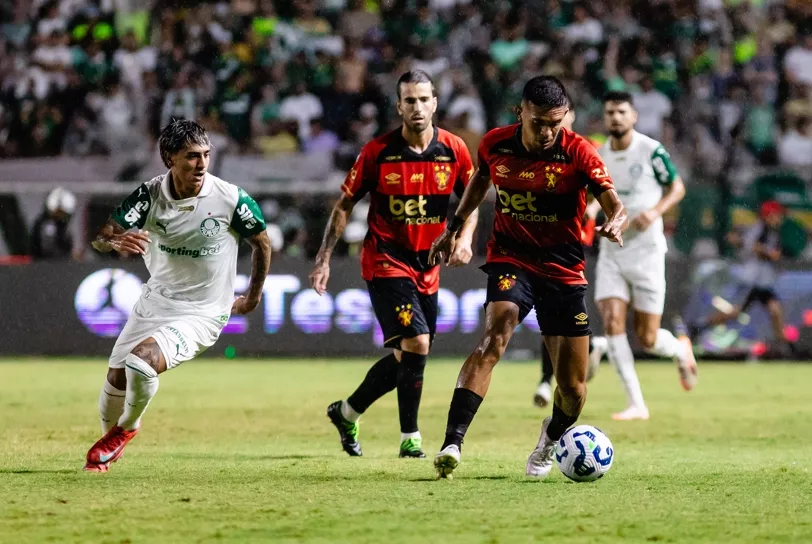 Lance do jogo entre Sport e Palmeiras. Foto: Paulo Paiva / Sport Recife.