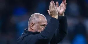 Mano Menezes pede reação rápida no Grêmio e cogita saída