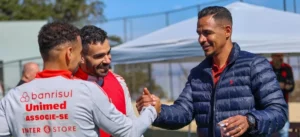 Internacional rescinde com Fernando; volante abre mão de R$ 5 milhões