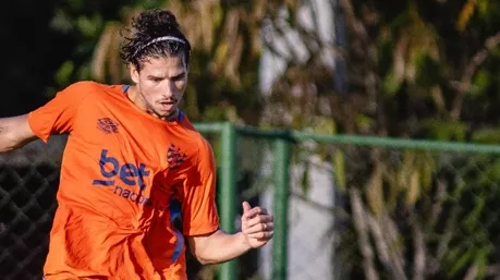 Sport negocia saída de Chico e busca zagueiro para a Série A