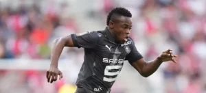 Vasco busca reforços e negocia Gomez e Cuesta para o Brasileirão