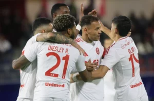 Red Bull Bragantino 1 x 3 Internacional - Massa Bruta com alerta ligado