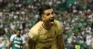 Fortaleza negocia contratação do meia colombiano Yeison Guzmán