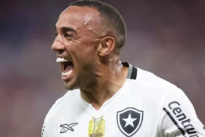 Fortaleza 0 x 5 Botafogo - Fogão não perdoa expulsão e goleia