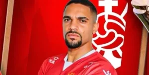 Pedro Santos deixa o Sergipe após 15 jogos na temporada 2025
