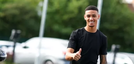 Bahia faz oferta recorde por Gustavo Nunes ao Brentford