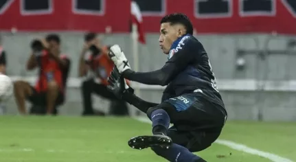 Após brilhar nos pênaltis, Rokenedy segue como titular do Santa Cruz nas oitavas da Série D