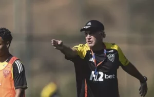 Cuca cobra reforços após derrota do Atlético-MG para o Grêmio