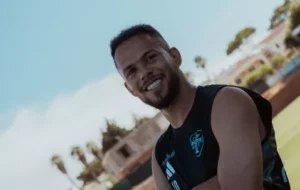 Fortaleza anuncia Pablo Roberto para reforçar meio-campo até 2028