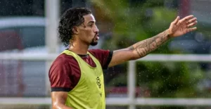 Fabri pede desculpas por pênalti cometido em empate do Vitória