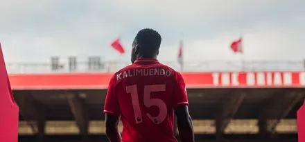 Nottingham Forest anuncia Kalimuendo por R$ 190 milhões
