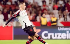 Napoli observa Léo Ortiz do Flamengo em jogo decisivo da Libertadores