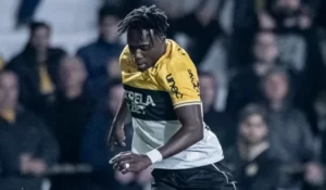 Náutico confirma retorno de Samuel Otusanya por empréstimo