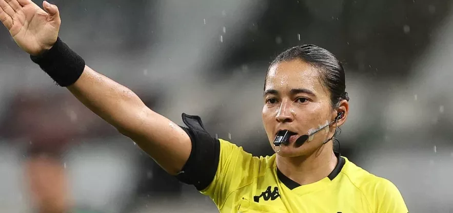 Edina Alves sofre comentários machistas em jogo do Mushuc Runa na Sul-Americana