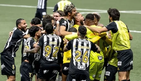 Terço de Everson desaparece durante jogo do Atlético-MG x Godoy Cruz 3 Screenshot 707