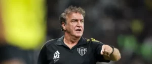 No intervalo, bronca de Cuca transforma Atlético-MG e garante triunfo pela Sul-Americana