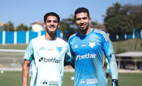 Cruzeiro renova contratos de Léo Aragão e Murilo Rhikman até 2029