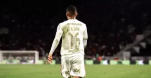 Samuel Lino brilha em estreia pelo Flamengo na Copa do Brasil