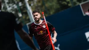 Rômulo chega ao RB Leipzig e estreia contra o Bayern na Bundesliga