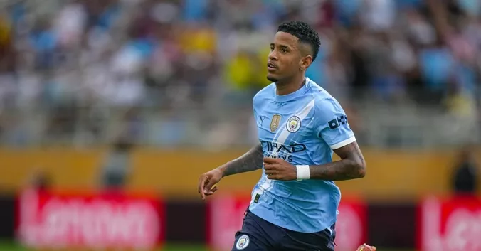 Savinho segue lesionado e vira alvo do Tottenham na Premier League