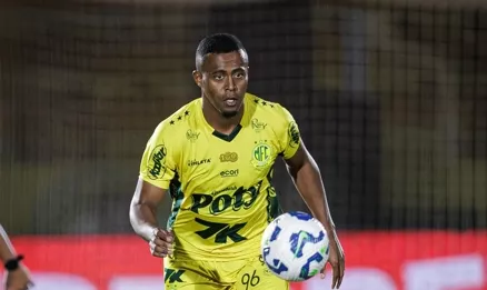 Carlos Eduardo, do Mirassol, denuncia racismo após vitória sobre o Vasco