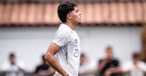 Santos recebe oferta milionária da Ucrânia por Luca Meirelles