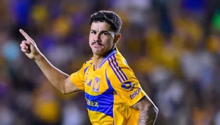 Santos faz proposta por Rômulo e busca fechar elenco para 2025