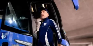 Cruzeiro: Jardim critica gramado do Mineirão e clube negocia contrato