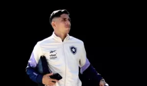 Savarino decide ficar no Botafogo e recusa propostas do exterior