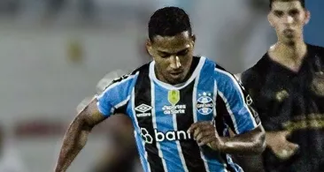 Grêmio perde João Lucas e segue sem lateral-direito na Série A