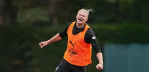 Haaland muda nome na camisa da Noruega e estreia já tem data