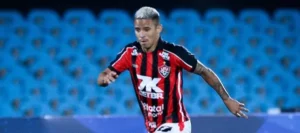 Vitória pode pagar multa para escalar Erick contra o São Paulo